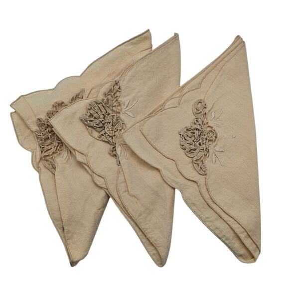 Set of 3 Vintage 100% Cotton Dinner Napkins Cream Crochet Side Victorian - Picture 1 of 4